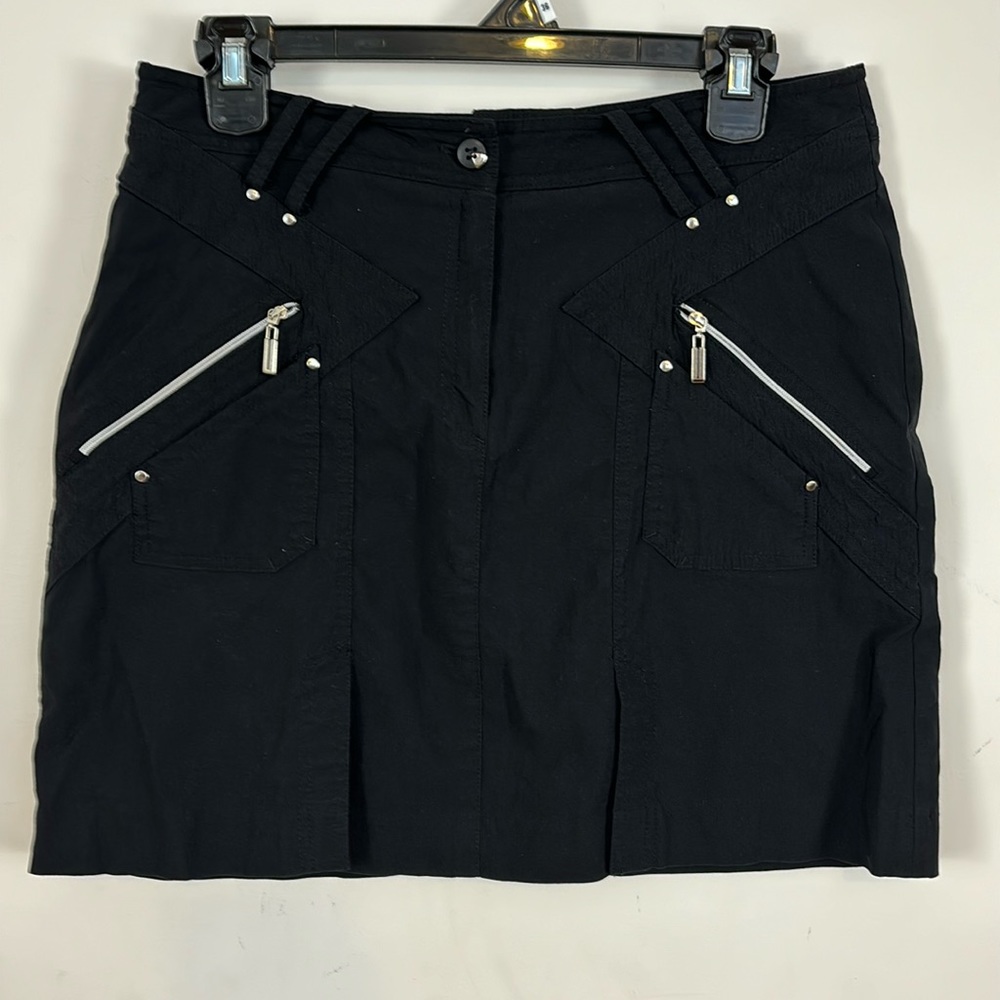 Jamie Sadock size 8 black skort with silver zipped pockets. Like new
